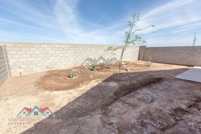 Building Photo - 1673 N Wrigley Dr