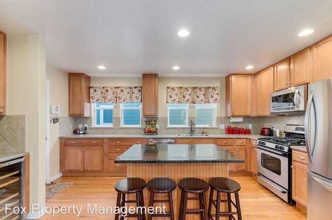 Building Photo - 4 br, 4 bath House - 14058 McKay Park Circle