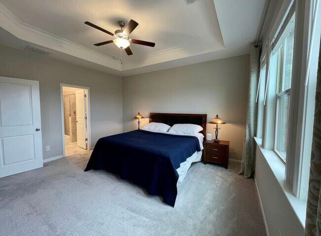 Master Bedroom - 3975 Redwood Dr