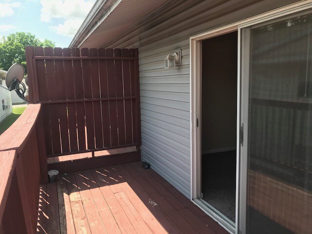 Building Photo - 510 S Poplar St