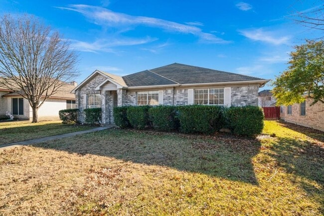 Building Photo - 1135 Disraeli Cir