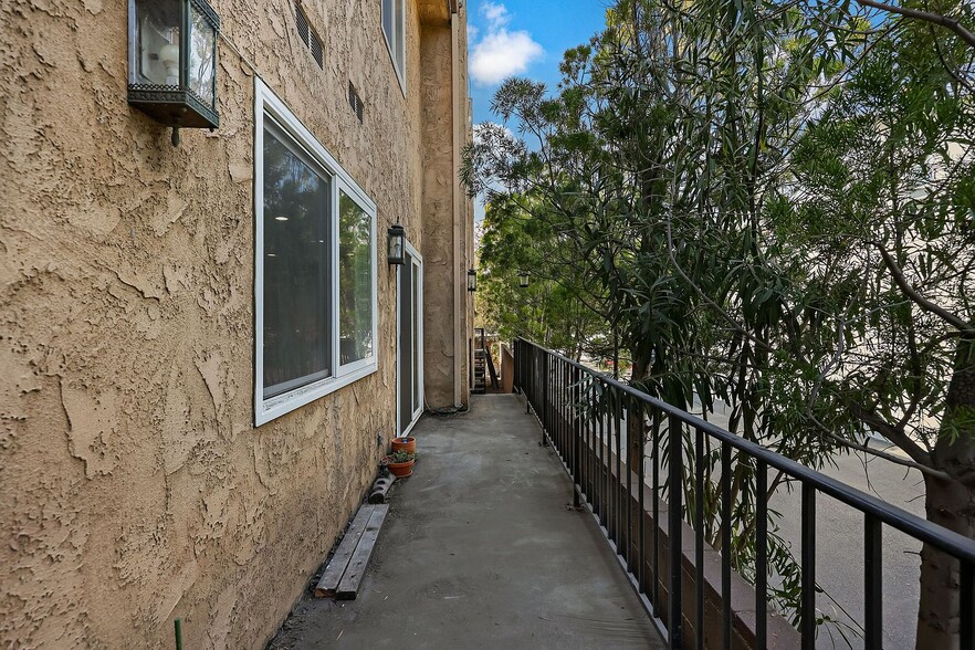 Patio/Fire Escape - 6145 Whitsett Ave