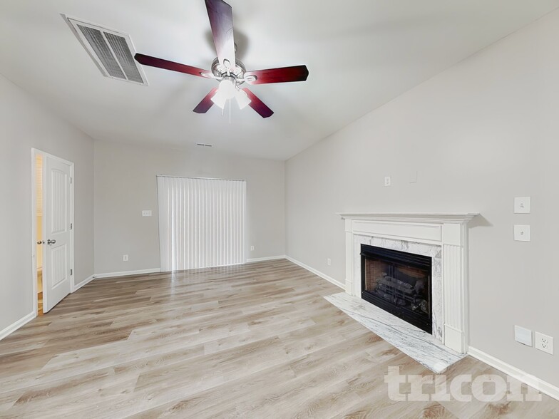 Building Photo - 1218 Azalea Dr