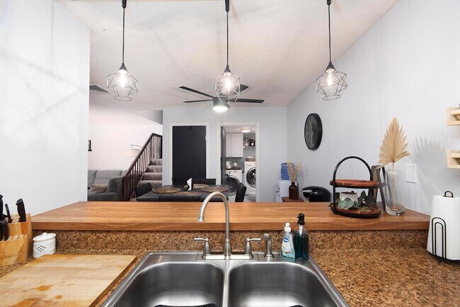 Building Photo - 2980 SW Sunset Trace Cir