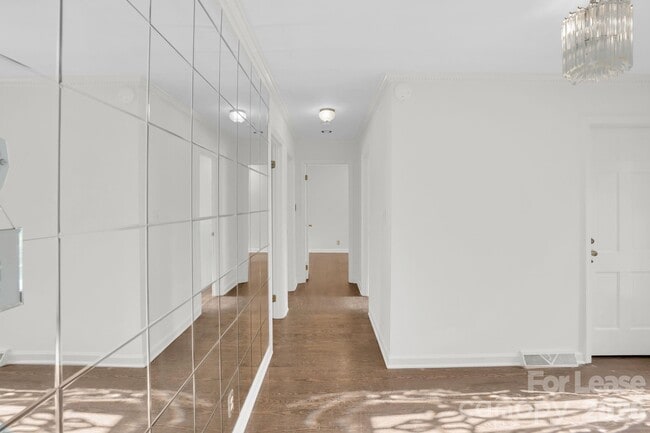 Building Photo - 408 Wilby Dr