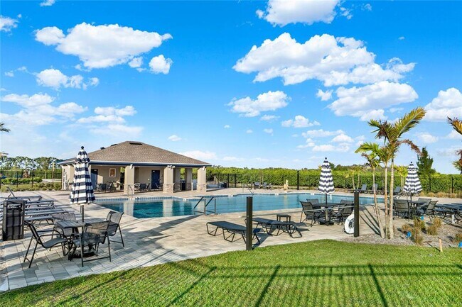 Building Photo - 1922 Sarah Street