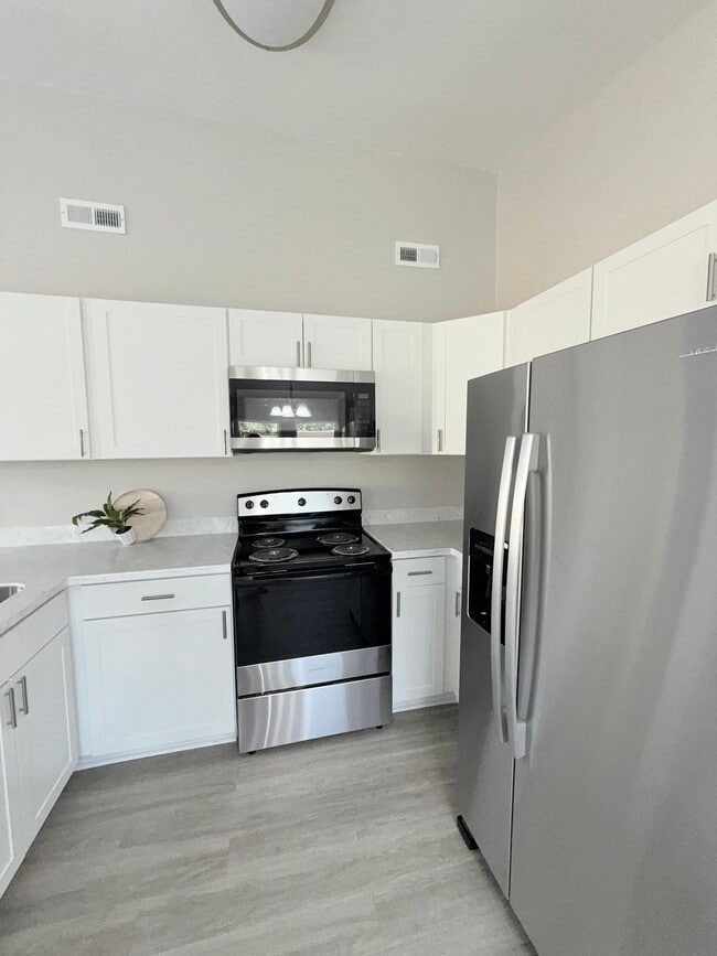 Building Photo - 620 Scott St