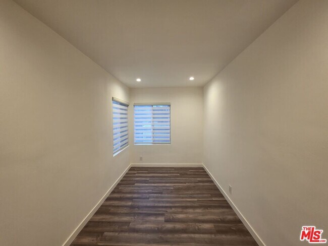 Building Photo - 2012 S Holt Ave