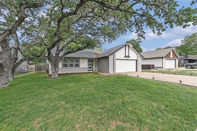 Building Photo - 9012 Texas Oaks Dr