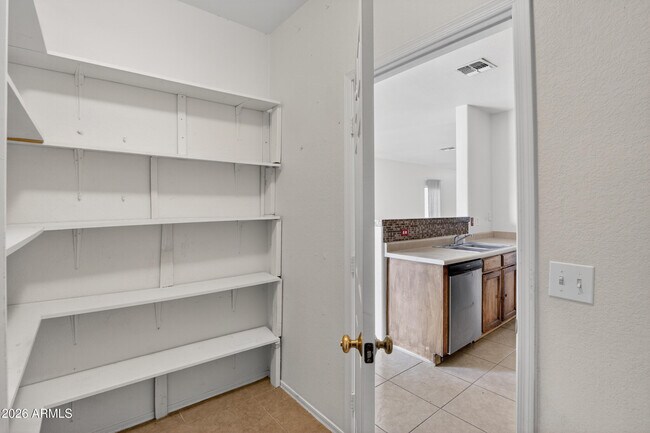 Building Photo - 1476 E Avenida Grande