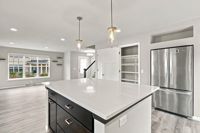 Building Photo - 6158 Driscoll Dr