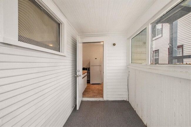 Building Photo - 209 E Mt Hope Ave