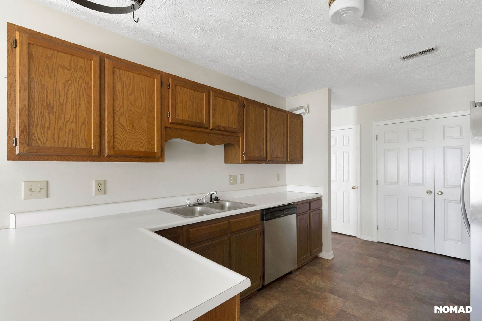 Building Photo - 1604 Piney Creek Pl