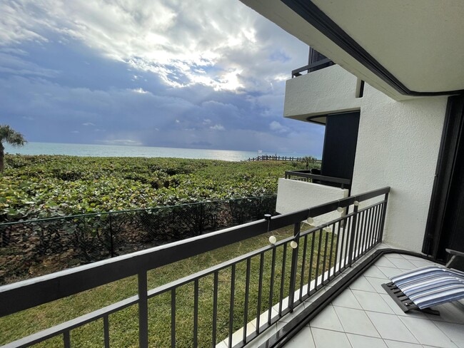 Building Photo - 4050 N Ocean Dr