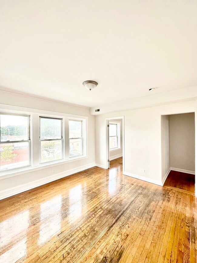 Building Photo - 1237 N Karlov Ave