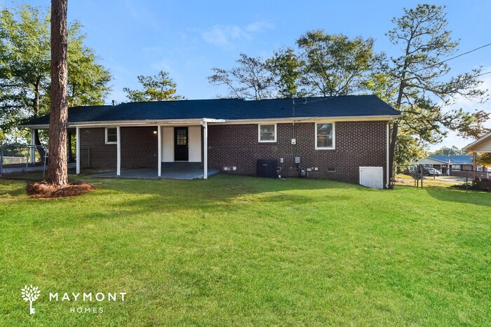 Building Photo - 1100 Starcrest Rd