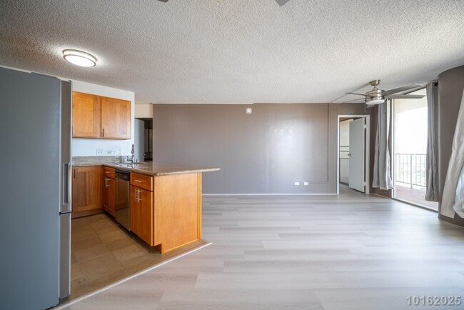 Building Photo - 2 Bed 2 Bath 2 Parking IN PEARL CITY
