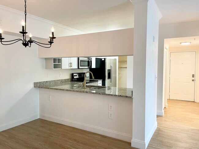 Building Photo - 6511 Emerald Dunes Dr