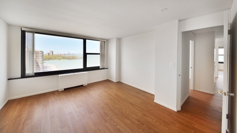 Building Photo - 7447 S South Shore Dr