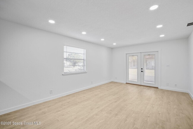 Building Photo - 1325 Cheney Hwy