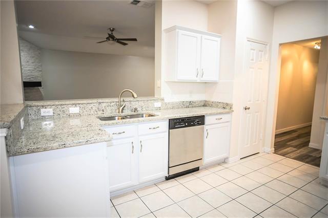 Building Photo - 612 Comanche Trail