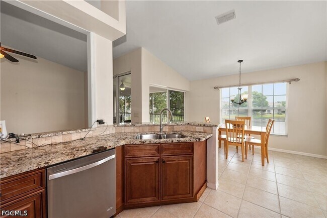 Building Photo - 14860 Crystal Cove Ct