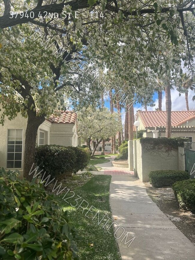 Building Photo - 37940 42nd St E