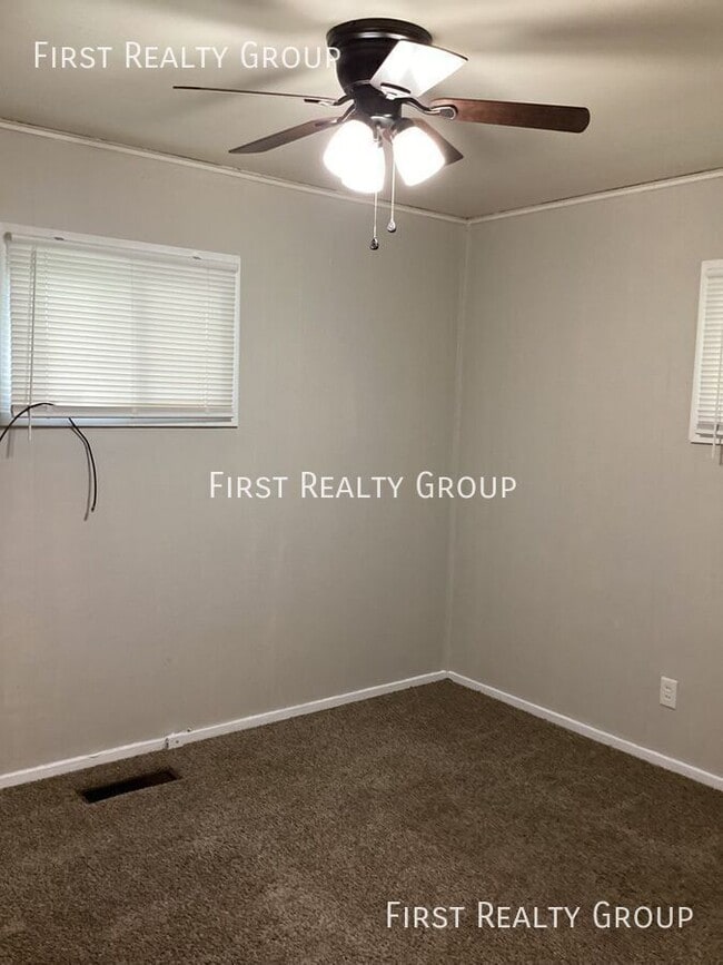 Building Photo - 4565 Gardendale-