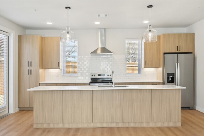 Building Photo - 3651 S Custer Rd