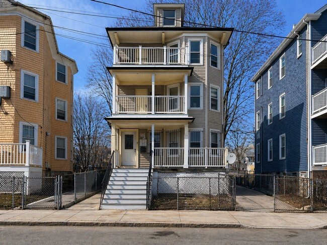 Building Photo - 9 Nightingale St