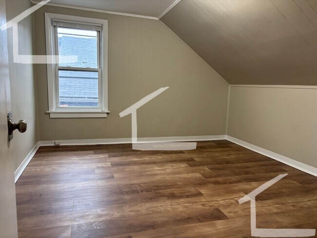 Building Photo - Fabulous 7-Bed/3-Bath in Allston; Great Value for 9/1!