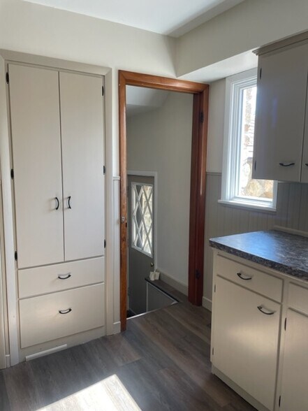 Kitchen - 4806 W Ridge Rd