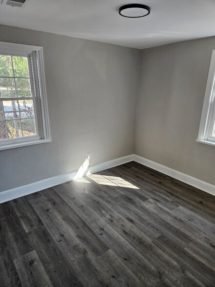 Building Photo - 2202 High St