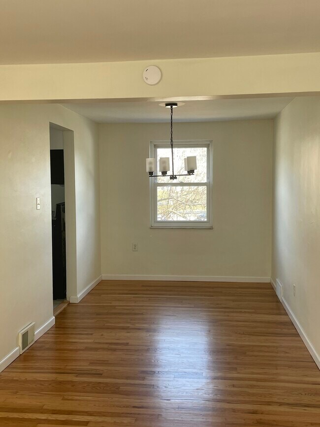 Building Photo - 797 Cooke Dr