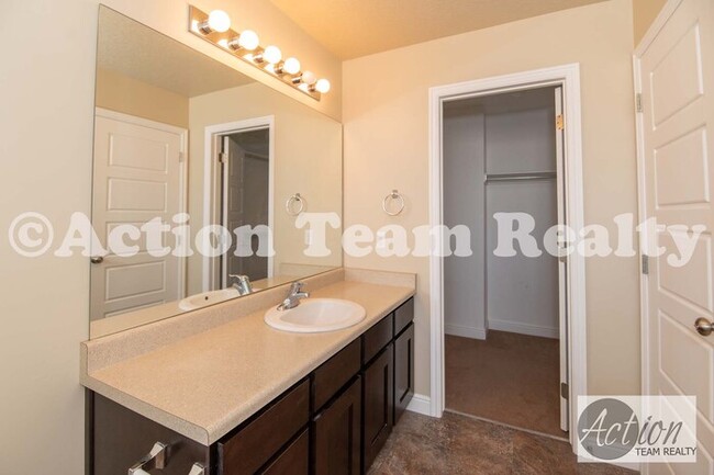 Building Photo - Townhome in Lehi
