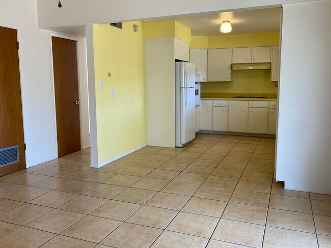 Building Photo - Scottsdale 4 Bed. 1.75 Bath located In Tow...