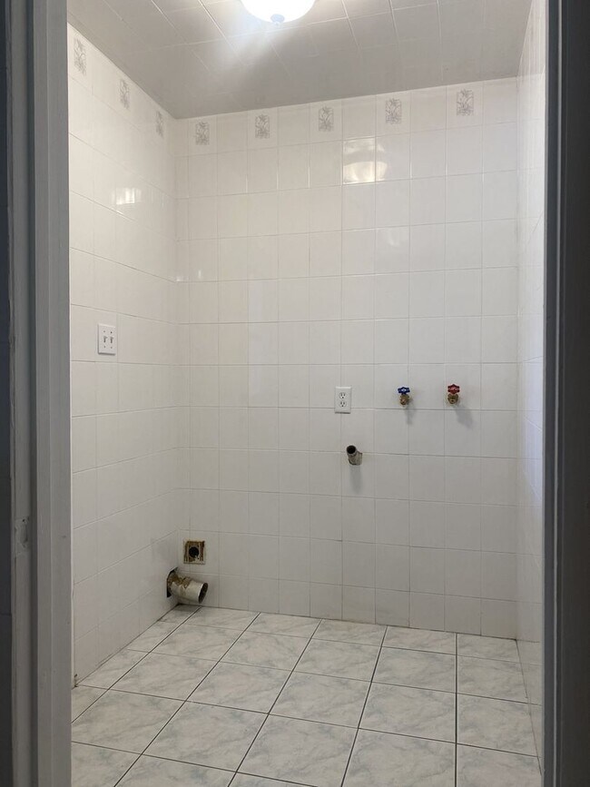 Building Photo - What if your happy place was home?