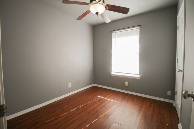 Building Photo - 3 Bed 2 Bath Rental Home in Tulsa