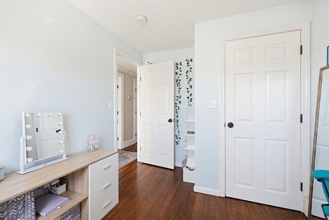 Building Photo - 48 Calumet St