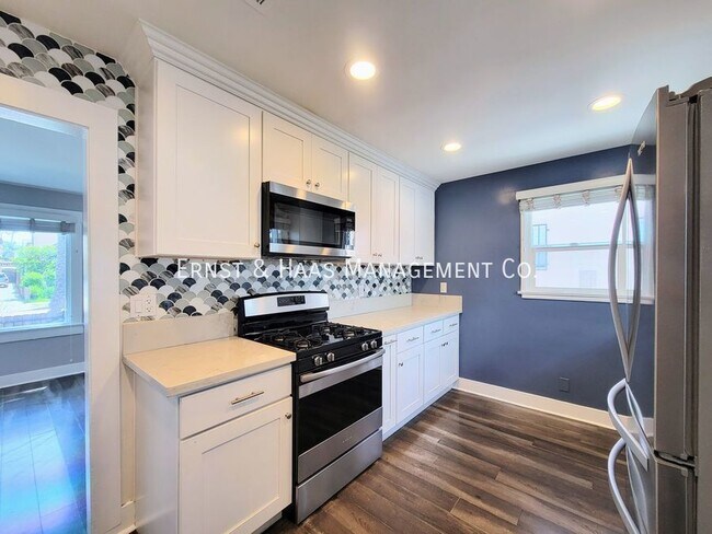 Building Photo - Historic 5-Bedroom, 4-Bath Home with Moder...