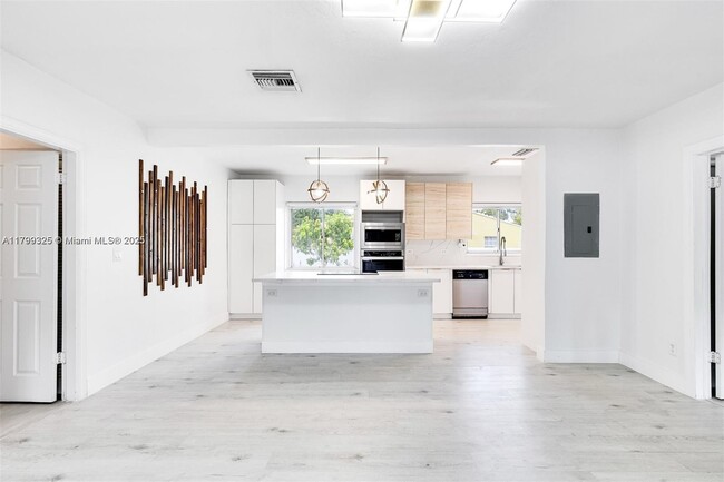 Primary Photo - 10070 NW 2nd Ct