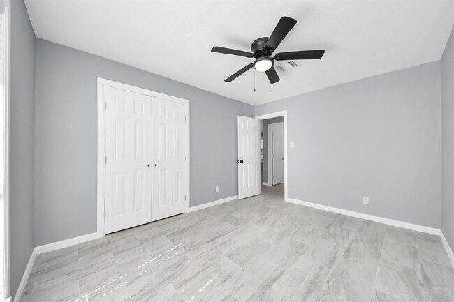 Building Photo - 5103 Karu Dr