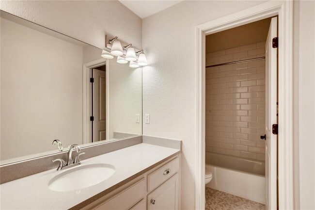 Building Photo - 11401 Oak Knoll Dr