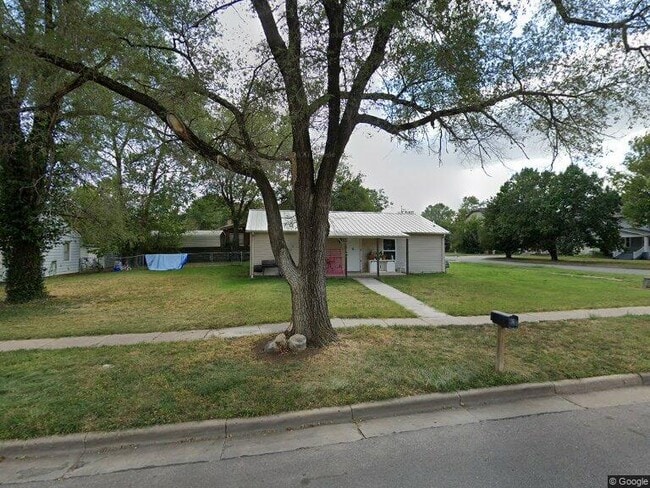 Primary Photo - 317 W Olive Ave