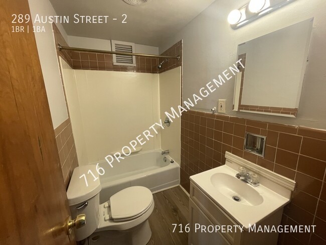 Building Photo - 289 Austin St