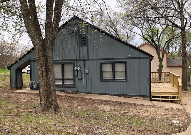 Building Photo - 1350 Sherman Ave