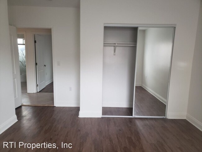 Building Photo - 208 E 120th St