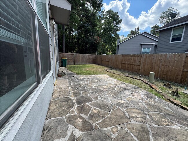 Building Photo - 70 Marble Rock Pl