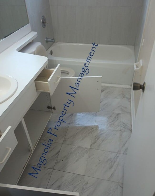 Building Photo - Sutton Ridge, near UCF or Valencia