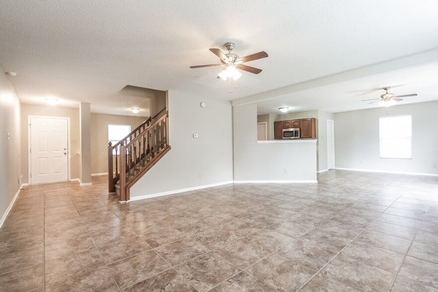 Building Photo - 9047 Bainbridge Dr